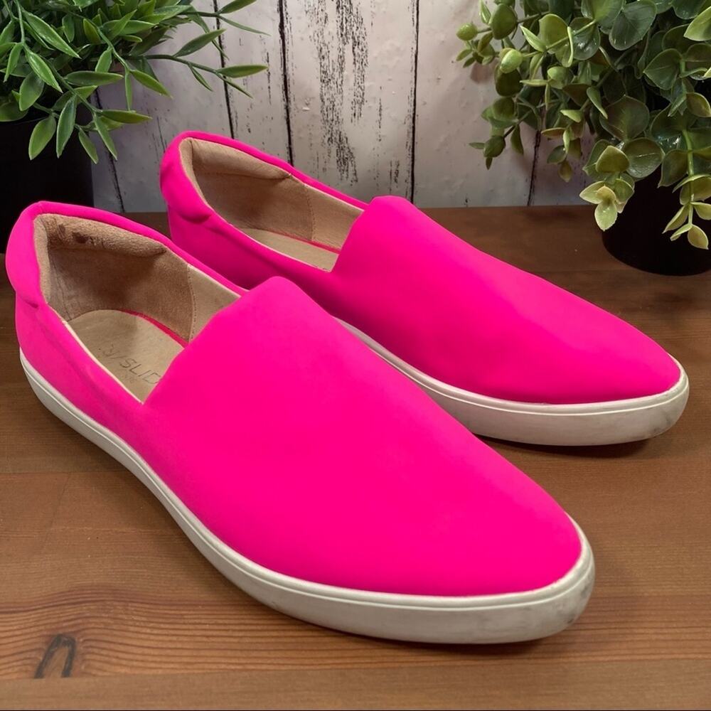J Slides Dibbie Slip On Fuchsia Sneakers Size 6
